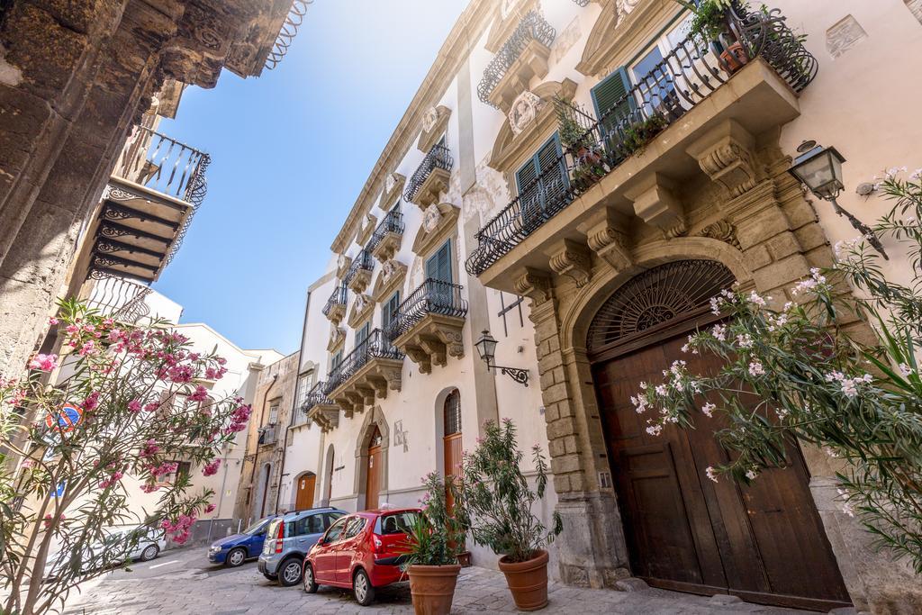Casa Degli Affreschi A Palazzo Lungarini