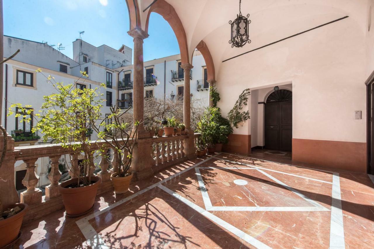 Apartment Casa Degli Affreschi A Palazzo Lungarini Palermo