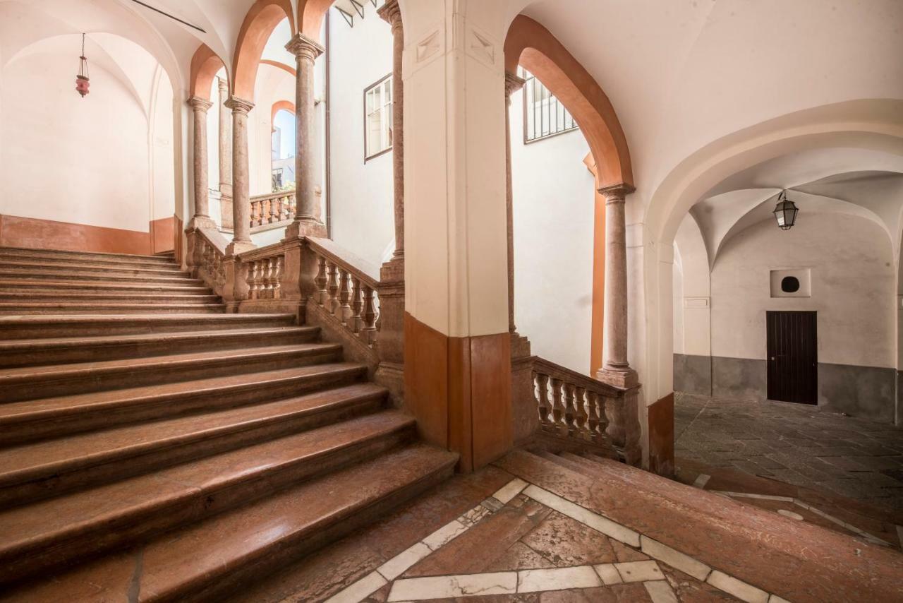 Casa Degli Affreschi A Palazzo Lungarini Apartamento *