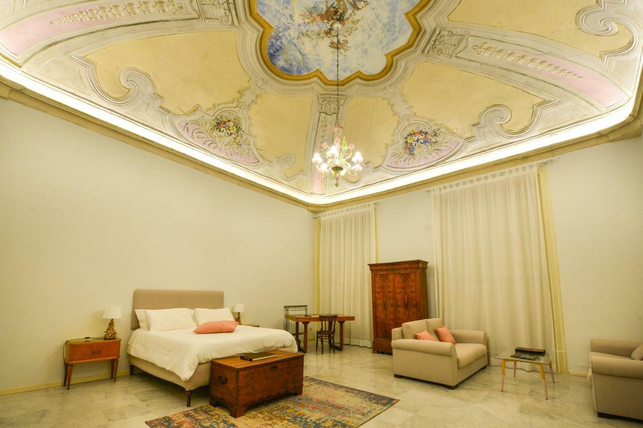 Casa Degli Affreschi A Palazzo Lungarini * Palermo